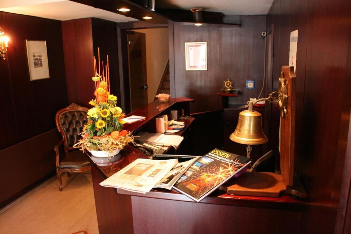Hotel Diening エッセン エクステリア 写真